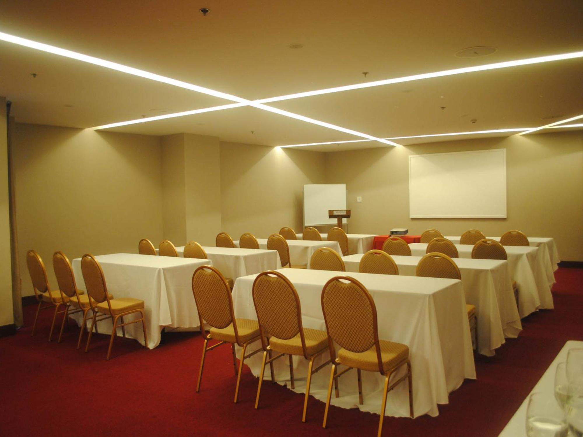 Armada Hotel Manila Eksteriør bilde