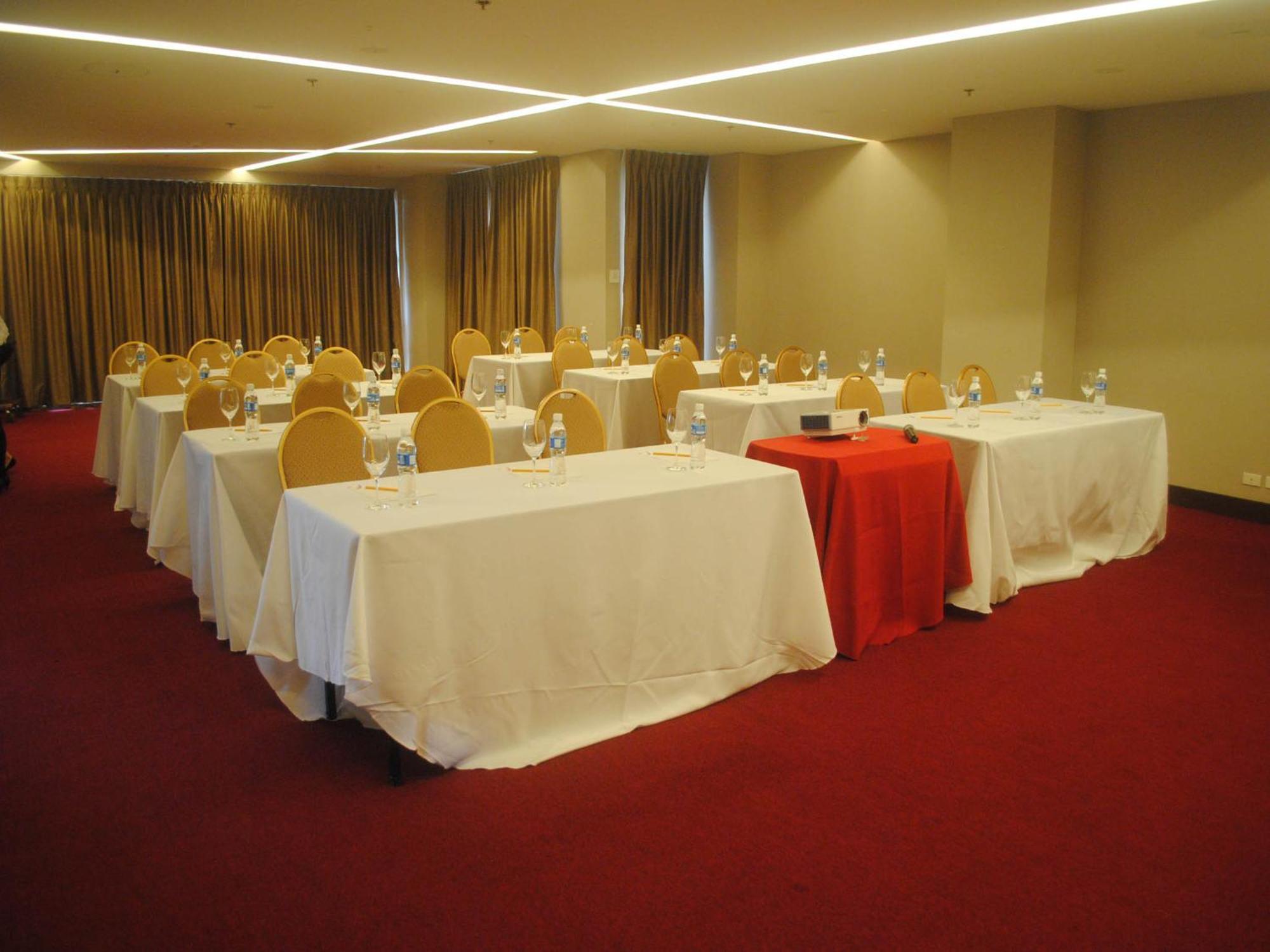 Armada Hotel Manila Eksteriør bilde