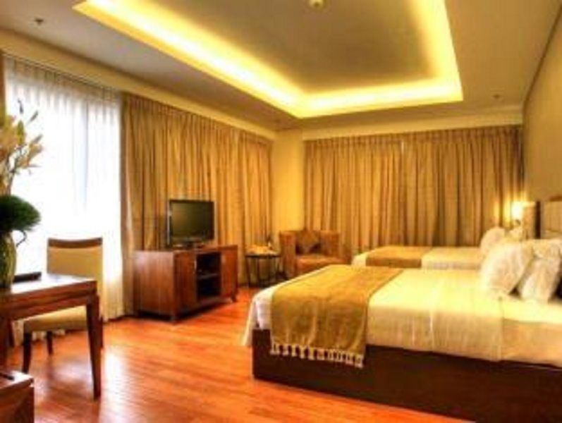 Armada Hotel Manila Eksteriør bilde