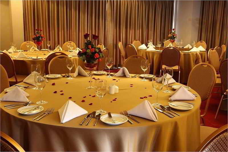 Armada Hotel Manila Eksteriør bilde